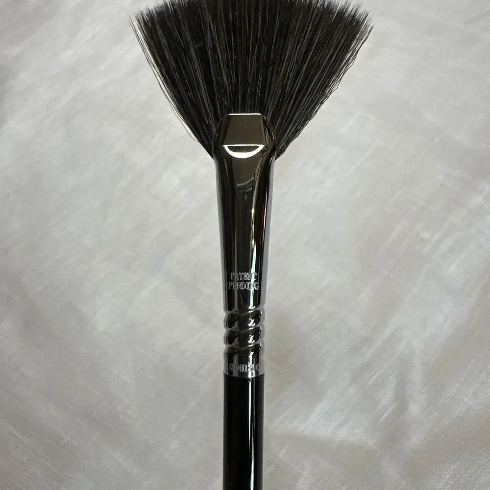 Sigma Beauty F42 STROBING FAN BRUSH